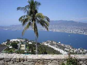 acapulco bay photo by wiki user